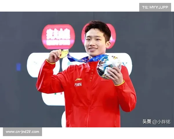 郑九源在新加坡游泳世锦赛男子1米板决赛中以443.7分夺金创个人新高 郑九源在新加坡游泳世锦赛男子1米板决赛中以443.7分夺金创个人新高